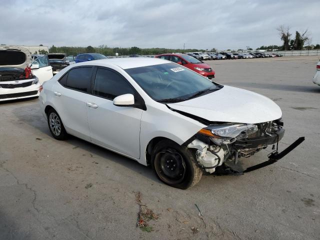 5YFBURHE3KP922269 - 2019 TOYOTA COROLLA L WHITE photo 4