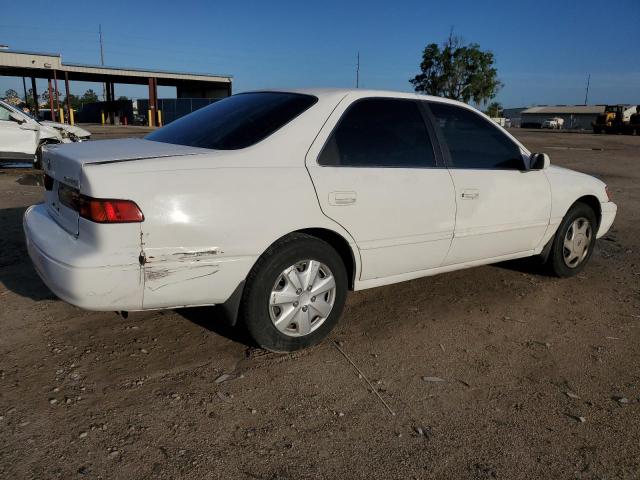 JT2BF28K0W0113893 - 1998 TOYOTA CAMRY LE WHITE photo 3