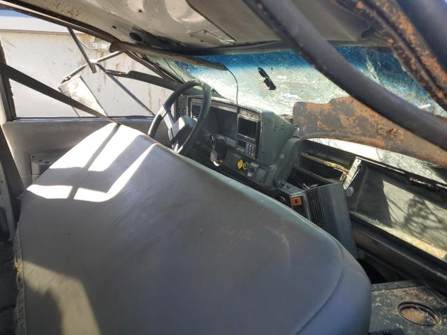 1GDM7H1C52J513158 - 2002 GMC C-SERIES C7H042 WHITE photo 6