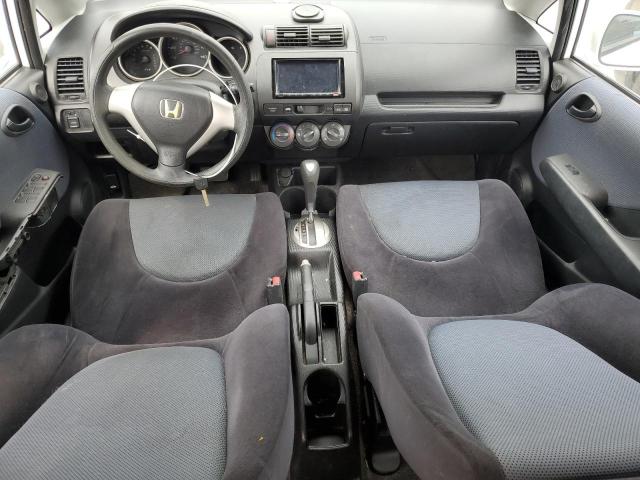 JHMGD38497S068645 - 2007 HONDA FIT WHITE photo 8