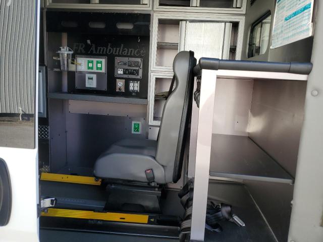 3C6TRVDG2KE561521 - 2019 RAM PROMASTER 2500 HIGH WHITE photo 11