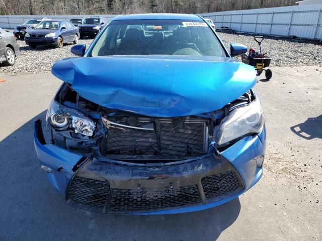 4T1BF1FK3HU813533 - 2017 TOYOTA CAMRY LE BLUE photo 5