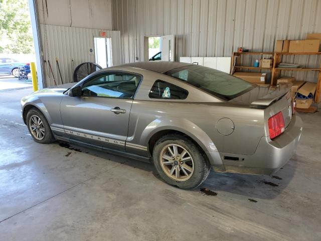 1ZVFT80N155247059 - 2005 FORD MUSTANG TAN photo 2