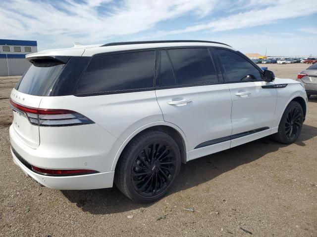 5LM5J7XC2PGL23925 - 2023 LINCOLN AVIATOR RESERVE WHITE photo 3