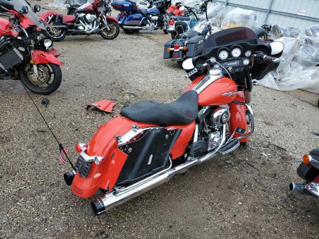 1HD1KB419AB628866 - 2010 HARLEY-DAVIDSON FLHX RED photo 4