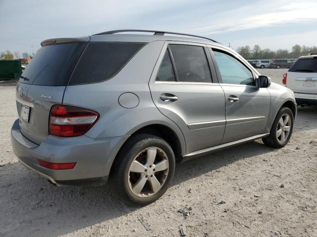 4JGBB8GB3AA557579 - 2010 MERCEDES-BENZ ML 350 4MATIC GRAY photo 3