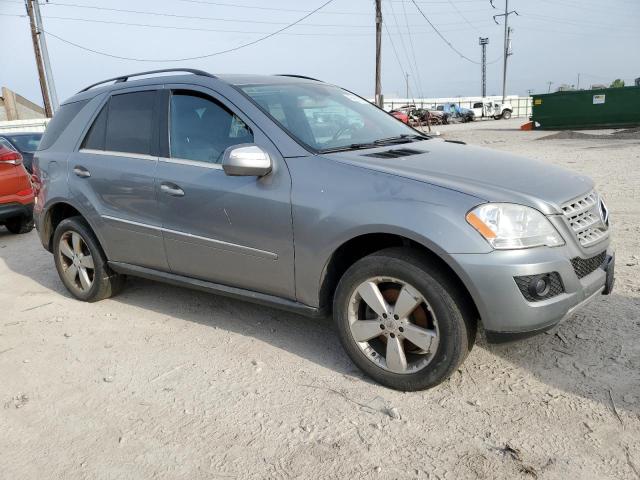 4JGBB8GB3AA557579 - 2010 MERCEDES-BENZ ML 350 4MATIC GRAY photo 4