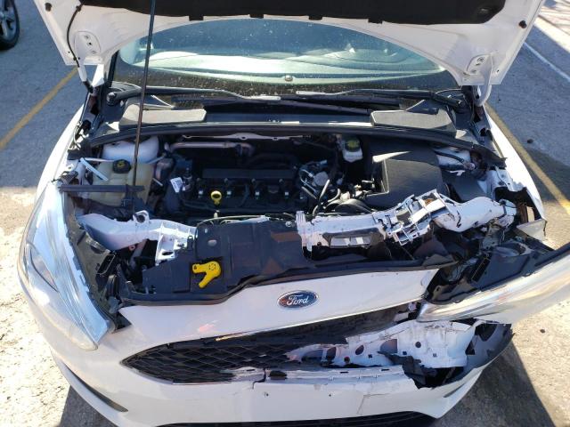 1FADP3K23JL280001 - 2018 FORD FOCUS SE WHITE photo 11