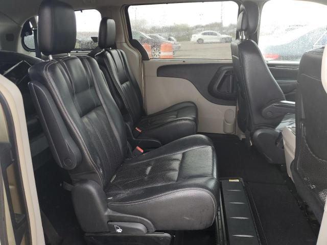 2A4RR8DGXBR616942 - 2011 CHRYSLER TOWN & COU TOURING L GOLD photo 10