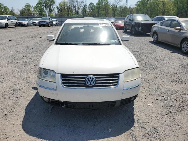 WVWRH63B31E150379 - 2001 VOLKSWAGEN PASSAT GLX WHITE photo 5