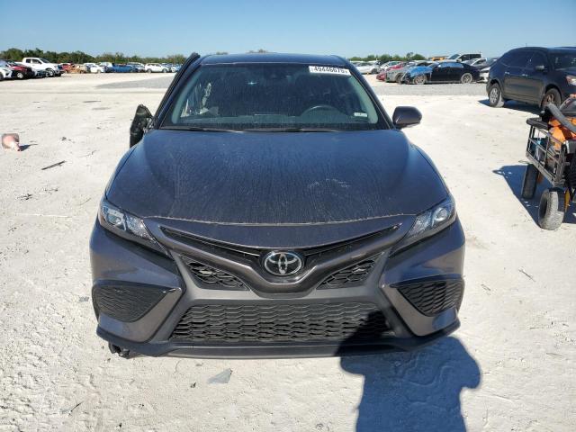 4T1T11AK2RU848382 - 2024 TOYOTA CAMRY SE NIGHT SHADE GRAY photo 5