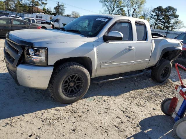 1GCRKSE3XBZ253485 - 2011 CHEVROLET SILVERADO K1500 LT SILVER photo 1