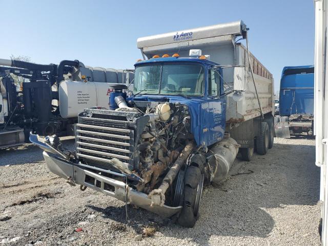 1M2P267C2YM048630 - 2000 MACK 600 RD600 BLUE photo 2