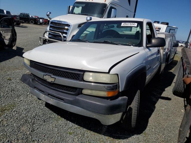 1GBHC24U32E261796 - 2002 CHEVROLET SILVERADO C2500 HEAVY DUTY WHITE photo 1