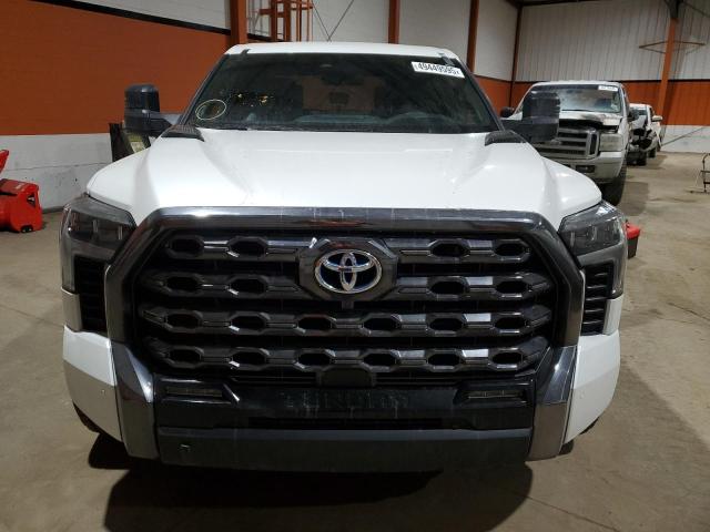 5TFNC5DB9PX032176 - 2023 TOYOTA TUNDRA CREWMAX PLATINUM თეთრი ფოტო 5