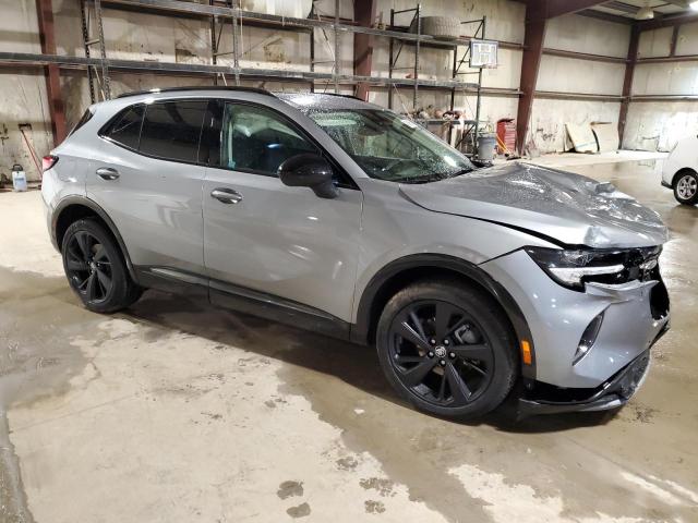 LRBFZNR42PD036356 - 2023 BUICK ENVISION ESSENCE Boz foto 4