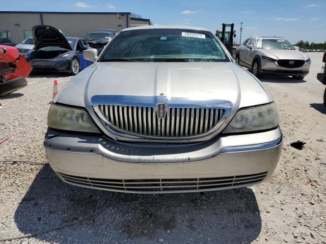 1LNHM81V27Y611221 - 2007 LINCOLN TOWN CAR SIGNATURE SILVER photo 5