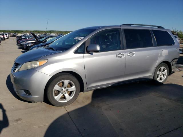 5TDKK3DC4BS025699 - 2011 TOYOTA SIENNA LE SILVER photo 1