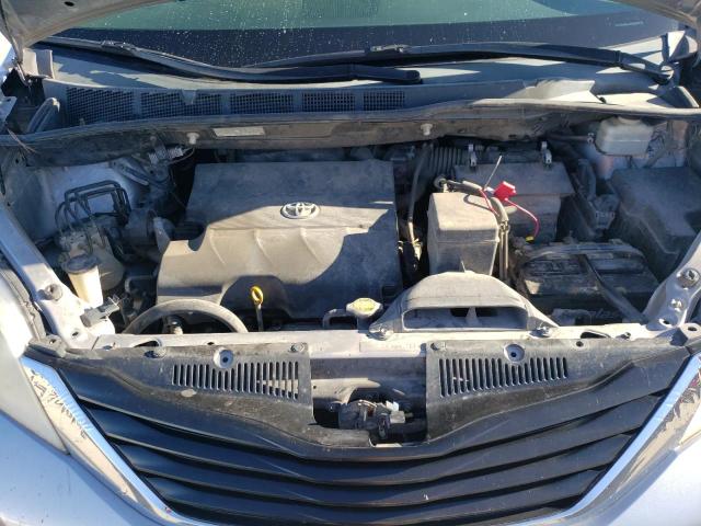 5TDKK3DC4BS025699 - 2011 TOYOTA SIENNA LE SILVER photo 12