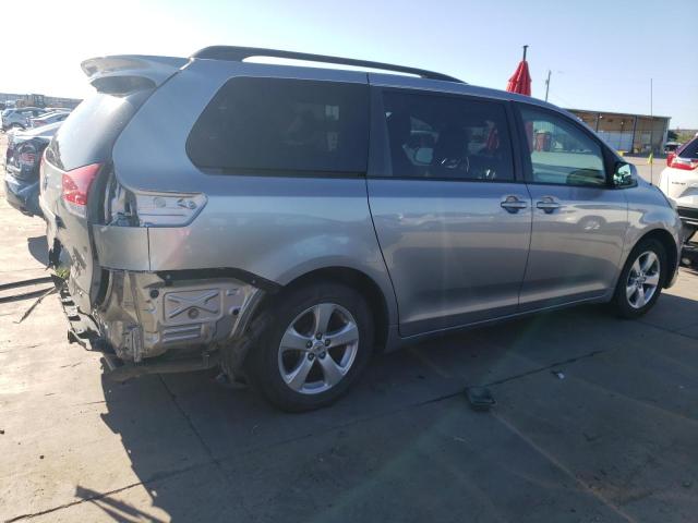 5TDKK3DC4BS025699 - 2011 TOYOTA SIENNA LE SILVER photo 3