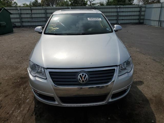 WVWJK73C39P012273 - 2009 VOLKSWAGEN PASSAT TURBO SILVER photo 5