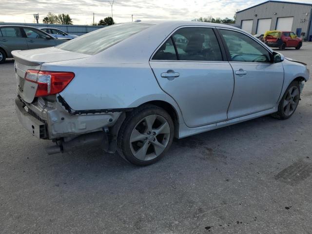 4T1BK1FK7CU012219 - 2012 TOYOTA CAMRY SE SILVER photo 3