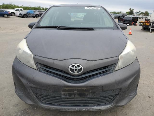 VNKKTUD39EA007338 - 2014 TOYOTA YARIS GRAY photo 5