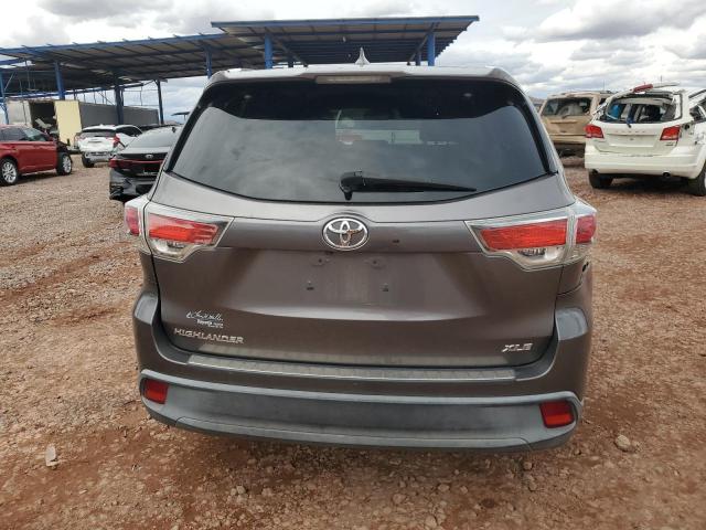 5TDKKRFH3FS111068 - 2015 TOYOTA HIGHLANDER XLE 灰色 照片 6