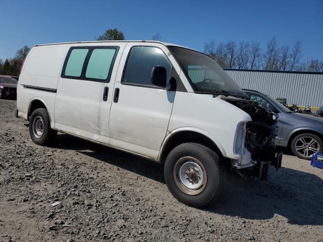 1GCGG25R9W1081838 - 1998 CHEVROLET EXPRESS G2 WHITE photo 4