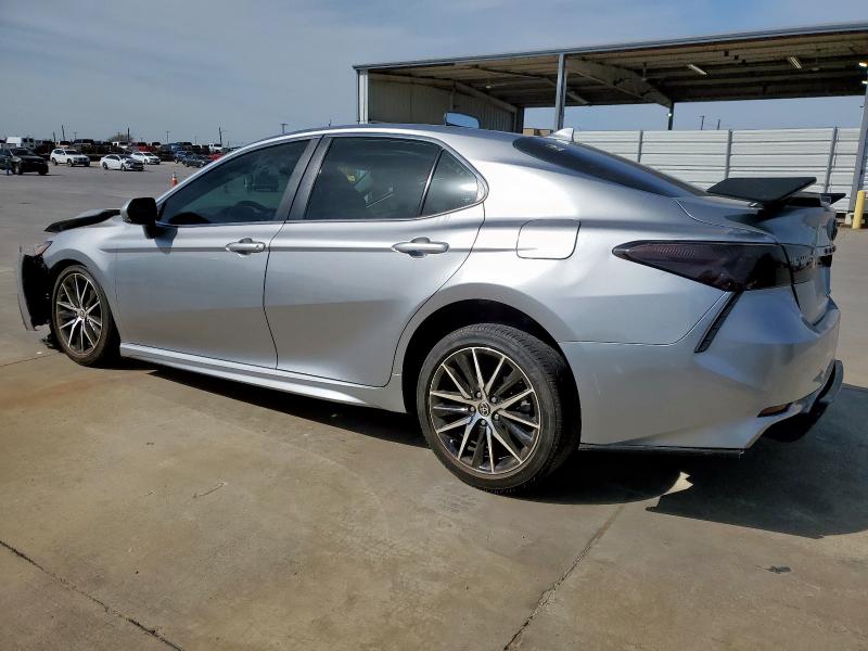 4T1G11AK5PU720572 - 2023 TOYOTA CAMRY SE NIGHT SHADE SILVER photo 2