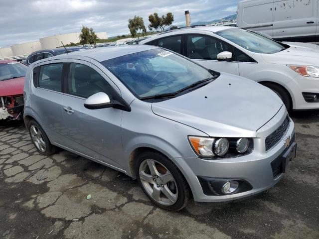 1G1JE6SB8F4208760 - 2015 CHEVROLET SONIC LTZ SILVER photo 4