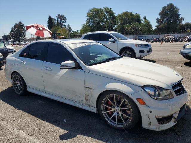 WDDGF7HB1CA681527 - 2012 MERCEDES-BENZ C 63 AMG WHITE photo 4