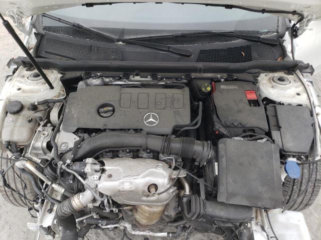 W1K3G4FB0NJ330737 - 2022 MERCEDES-BENZ A 220 4MATIC WHITE photo 11