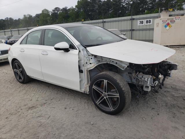 W1K3G4FB0NJ330737 - 2022 MERCEDES-BENZ A 220 4MATIC WHITE photo 4