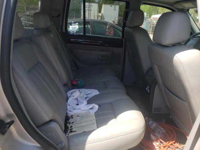 5LMEU88H34ZJ33736 - 2004 LINCOLN AVIATOR 银色 照片 11