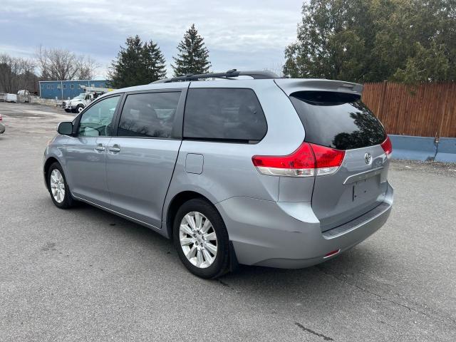 5TDJK3DCXBS013973 - 2011 TOYOTA SIENNA LE SILVER photo 3