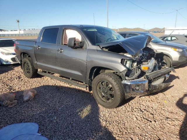 5TFDW5F10HX604762 - 2017 TOYOTA TUNDRA CREWMAX SR5 GRAY photo 4