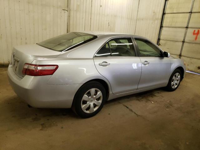 JTNBE46K673000583 - 2007 TOYOTA CAMRY CE SILVER photo 3