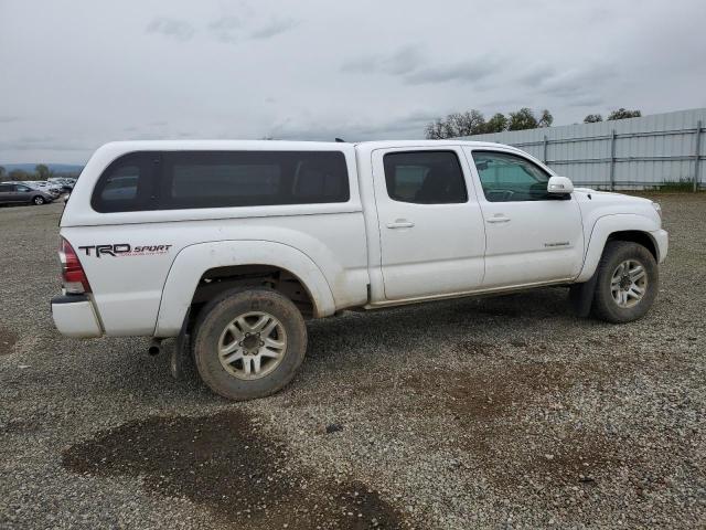 3TMMU4FN4FM074267 - 2015 TOYOTA TACOMA DOUBLE CAB LONG BED WHITE photo 3