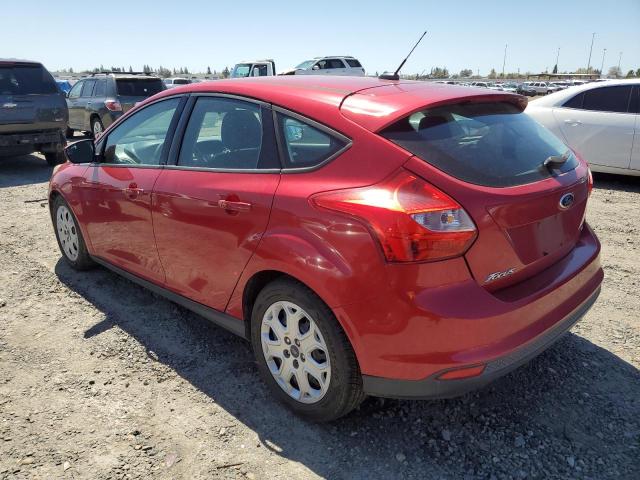 1FAHP3K28CL454553 - 2012 FORD FOCUS SE RED photo 2