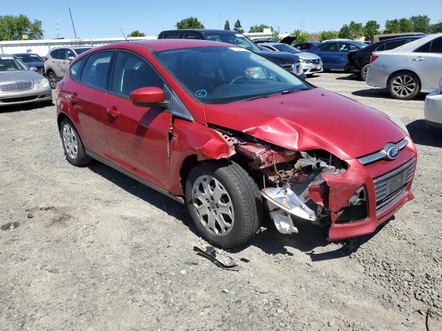 1FAHP3K28CL454553 - 2012 FORD FOCUS SE RED photo 4