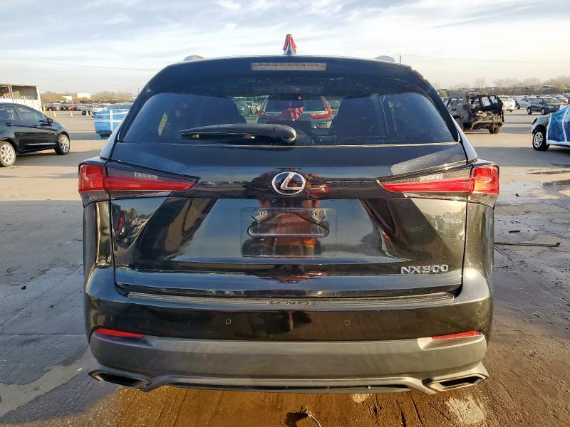 JTJGARBZ2M2187826 - 2021 LEXUS NX 300 BASE შავი ფოტო 6