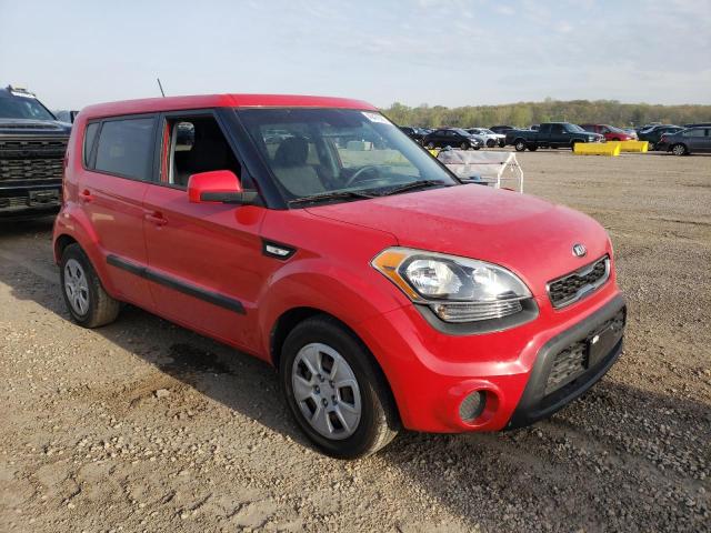 KNDJT2A51D7626381 - 2013 KIA SOUL RED photo 4