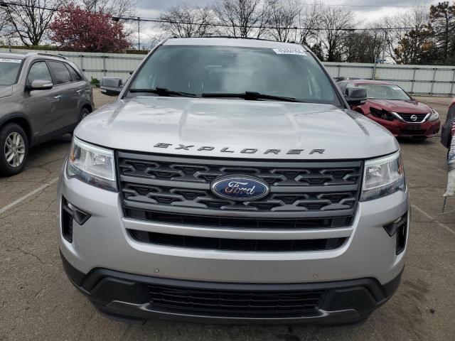 1FM5K8D85KGA59419 - 2019 FORD EXPLORER XLT SILVER photo 5