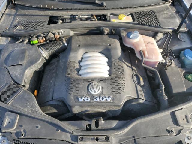 WVWRH63B64P153379 - 2004 VOLKSWAGEN PASSAT GLX ნაცრისფერი ფოტო 11