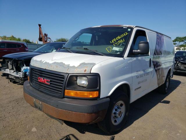 1GTHG35U551132961 - 2005 GMC SAVANA G3500 WHITE photo 2