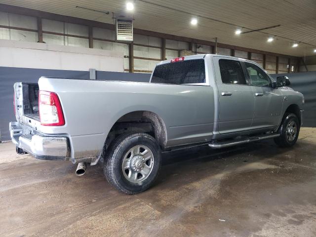 3C6UR5JLXNG345026 - 2022 RAM 2500 BIG HORN/LONE STAR SILVER photo 3
