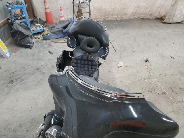 1HD1FCW345Y675539 - 2005 HARLEY-DAVIDSON FLHTCUI 黑色 照片 5