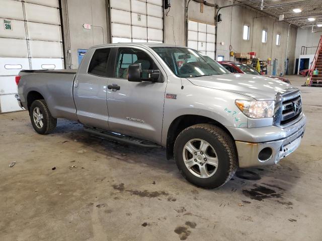 5TFCY5F16CX013897 - 2012 TOYOTA TUNDRA DOUBLE CAB SR5 SILVER photo 4