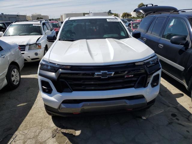 1GCPTDEK8P1235547 - 2023 CHEVROLET COLORADO Z71 WHITE photo 5